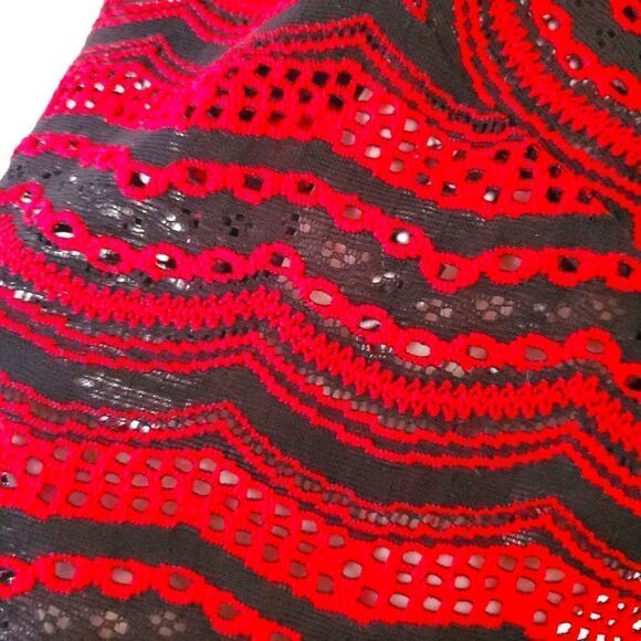 *Dana Buchman Red/Black Open Knit Sweater M - Picture 4 of 6
